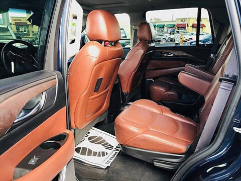 2017 Cadillac Escalade Luxury