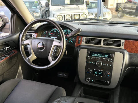 2011 GMC Yukon XL SLE