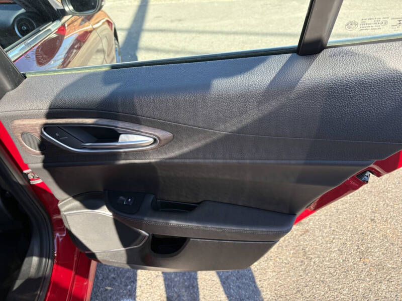 2017 Alfa Romeo Giulia Ti