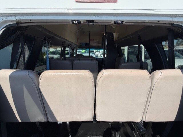 2001 Ford E-Series E-350 SD