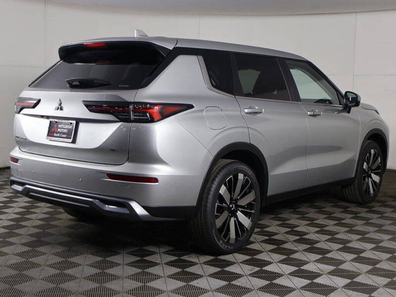 2026 Mitsubishi Outlander SE