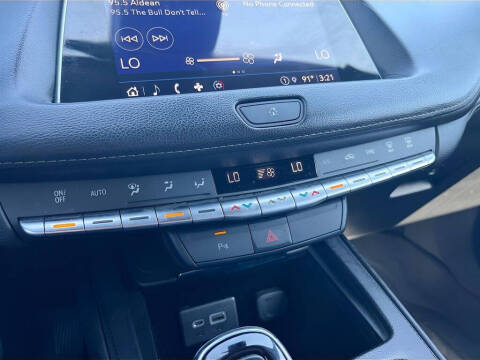 2022 Cadillac XT4 Premium Luxury