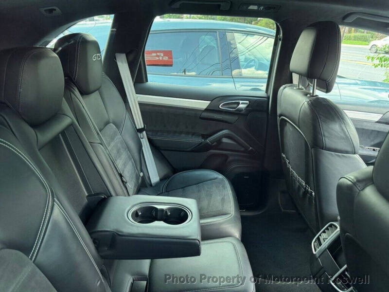 2016 Porsche Cayenne GTS