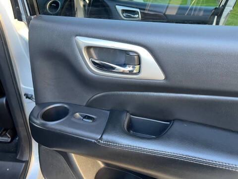 2014 Nissan Pathfinder SL