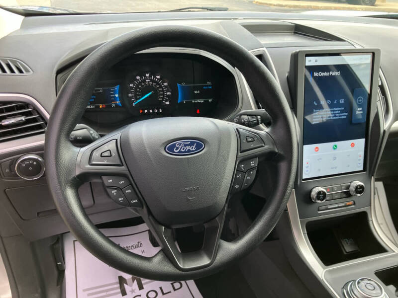 2023 Ford Edge SE