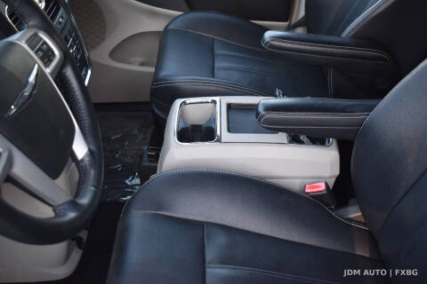 2015 Chrysler Town and Country Touring
