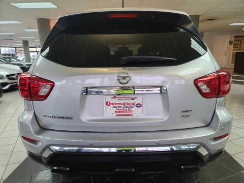 2017 Nissan Pathfinder SV