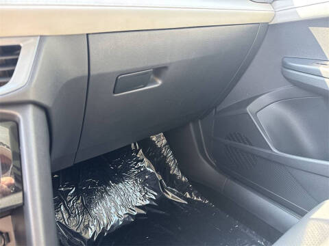 2025 Volkswagen Taos SEL 4Motion