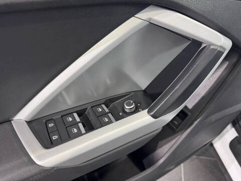 2021 Audi Q3 quattro Premium 40 TFSI