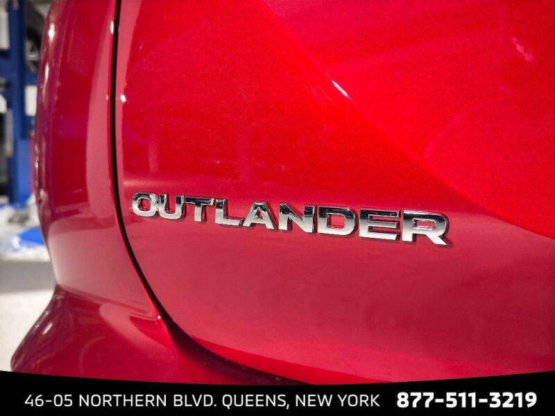 2025 Mitsubishi Outlander SE