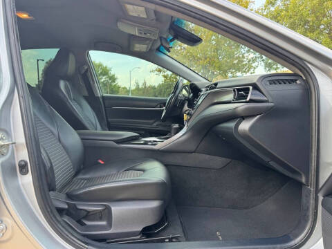 2020 Toyota Camry SE