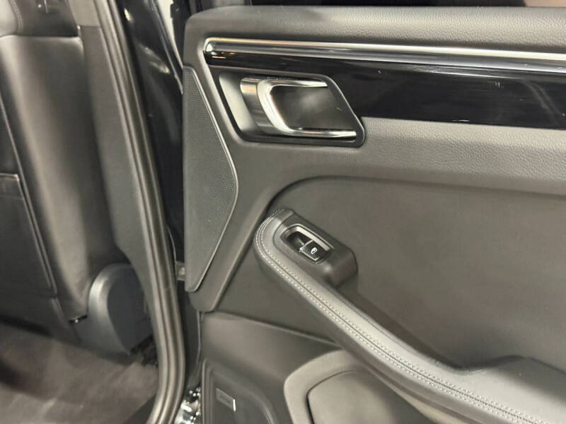 2016 Porsche Macan Turbo