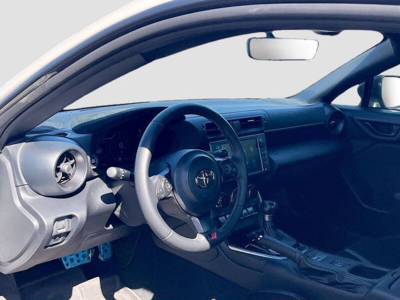 2025 Toyota GR86 Premium