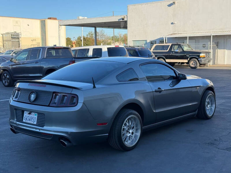 2013 Ford Mustang V6