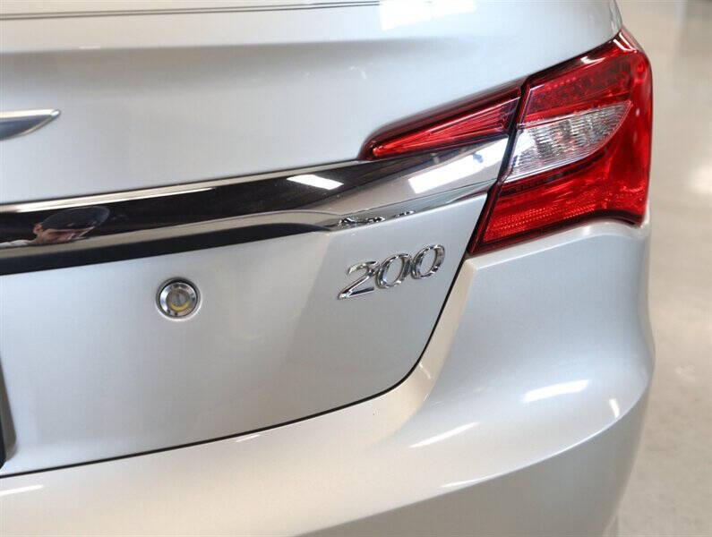 2013 Chrysler 200 Touring