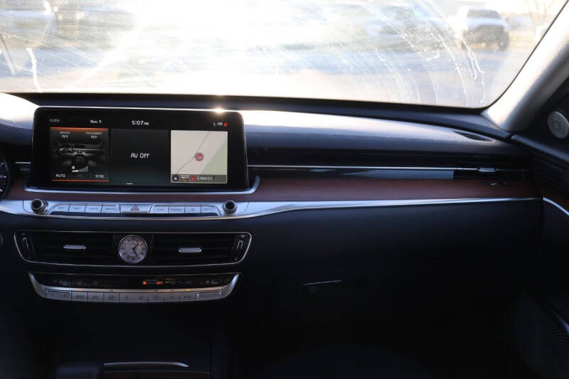 2020 Kia K900 Luxury