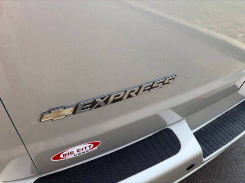 2023 Chevrolet Express 2500