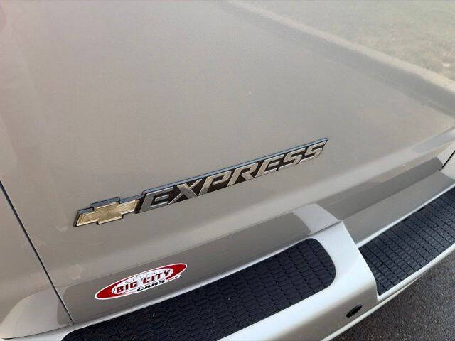 2023 Chevrolet Express 2500