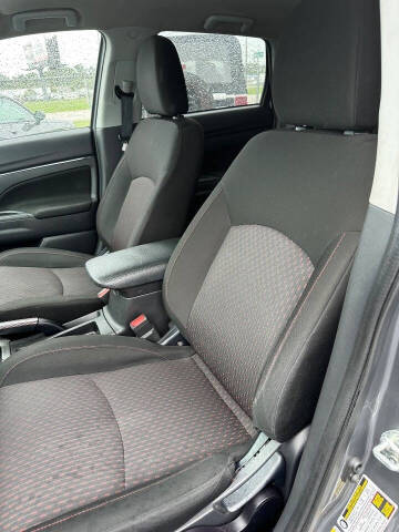 2019 Mitsubishi Outlander Sport LE