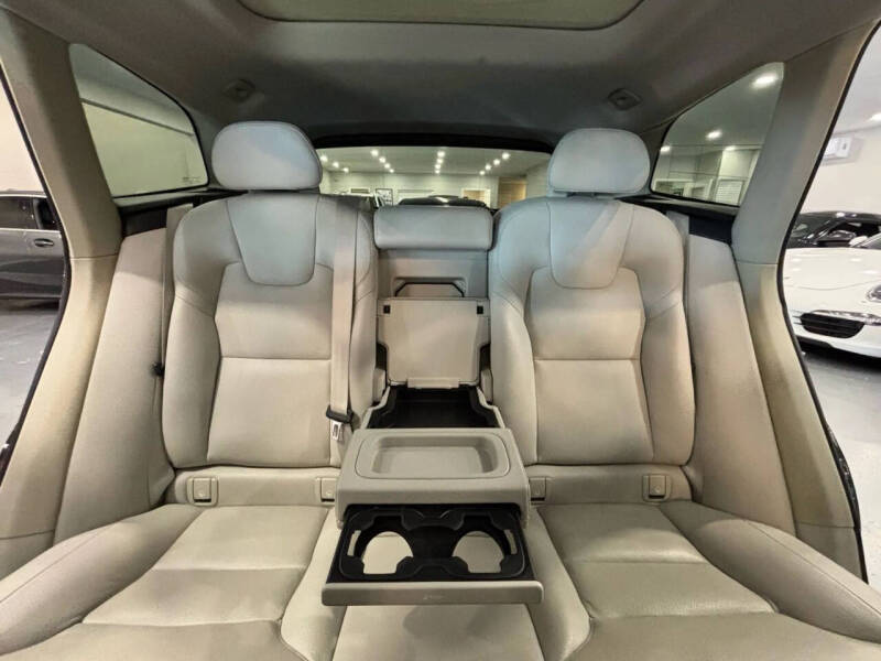 2019 Volvo XC60 T5 Momentum