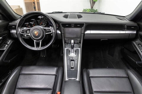 2017 Porsche 911 Carrera