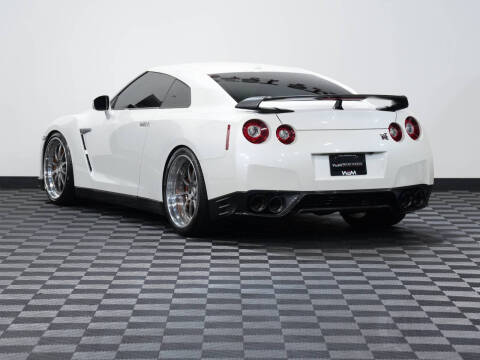 2015 Nissan GT-R Black Edition
