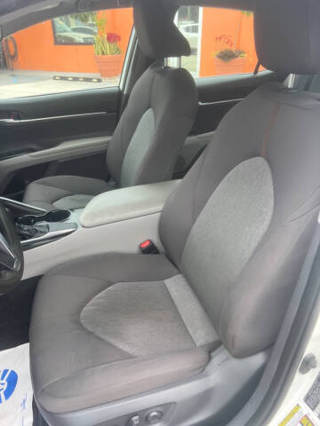 2019 Toyota Camry LE