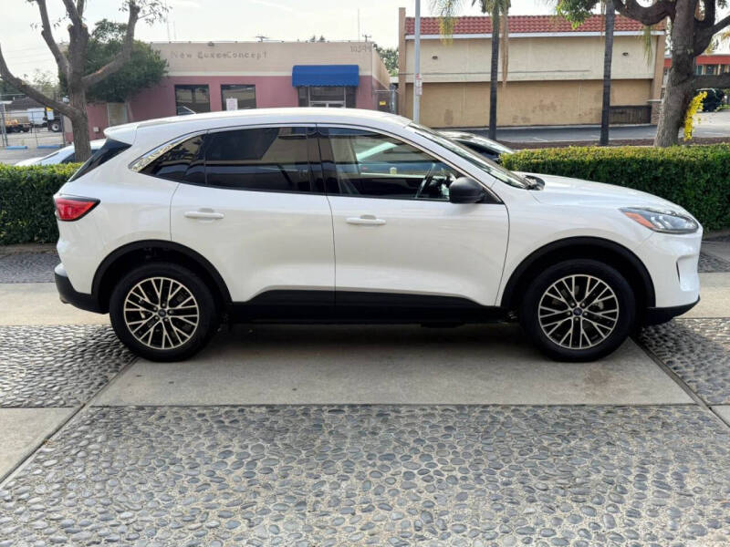 2022 Ford Escape Plug-In Hybrid SE