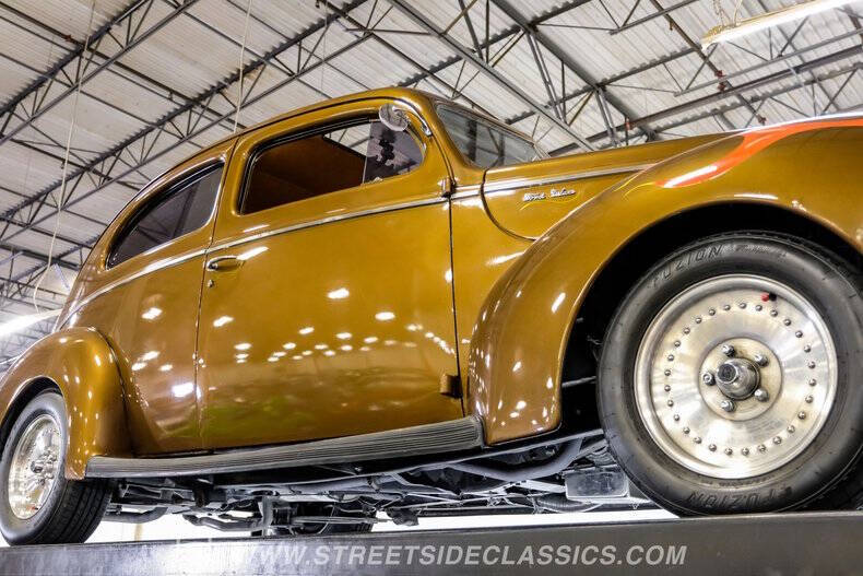 1940 Ford Deluxe