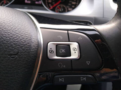 2016 Volkswagen Golf TSI S