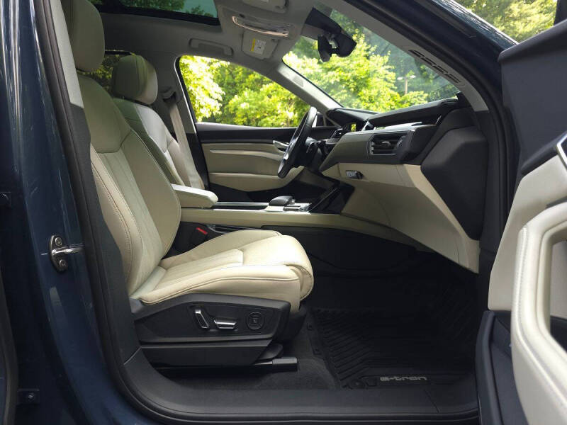 2024 Audi Q8 e-tron quattro Prestige