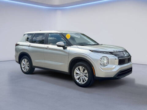 2025 Mitsubishi Outlander ES