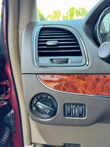 2012 Chrysler Town and Country Touring-L