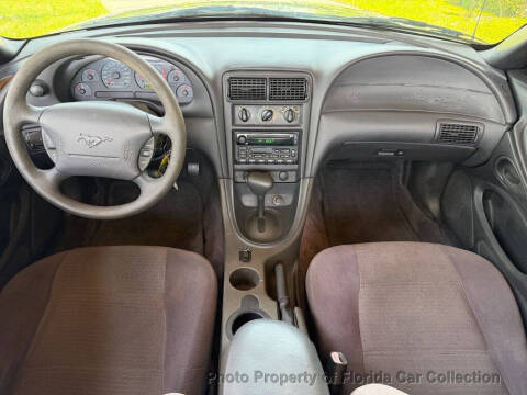 2002 Ford Mustang Deluxe