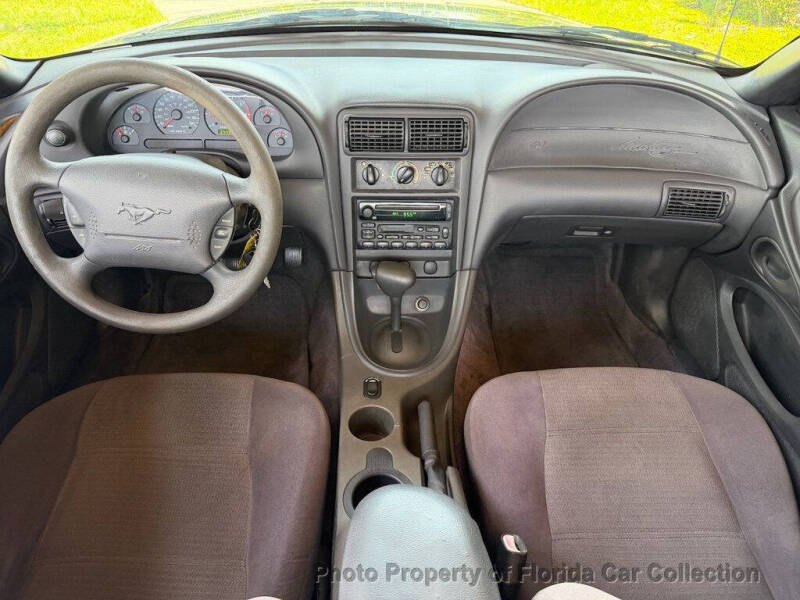 2002 Ford Mustang Deluxe