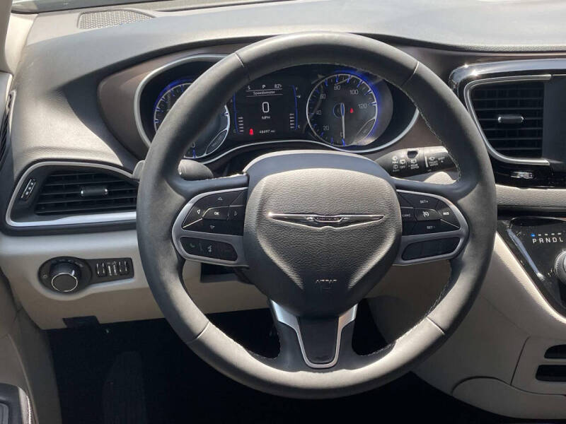 2022 Chrysler Voyager LX