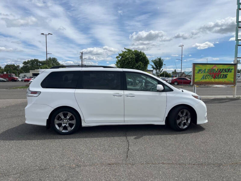 2014 Toyota Sienna SE 8-Passenger