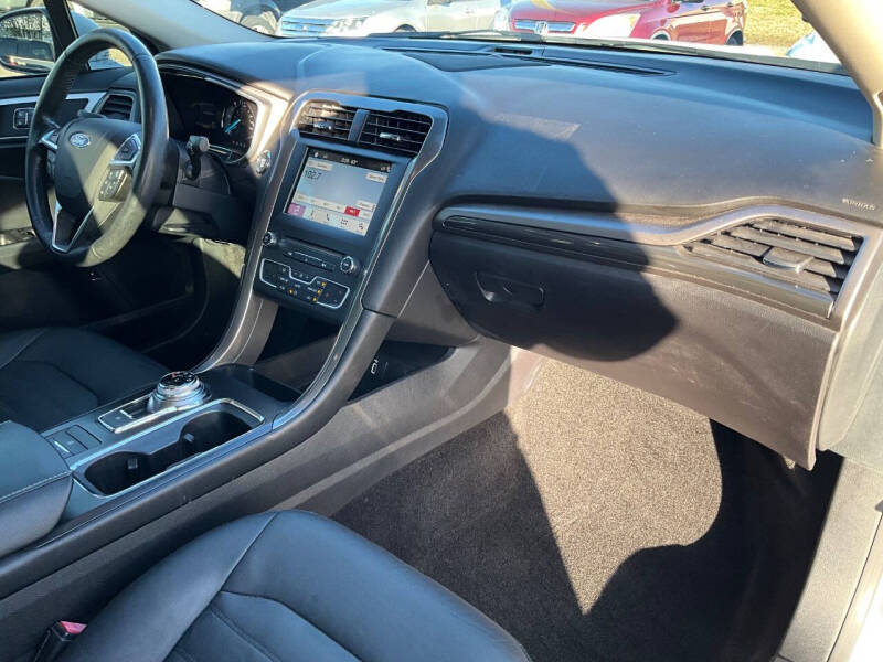 2017 Ford Fusion Hybrid SE