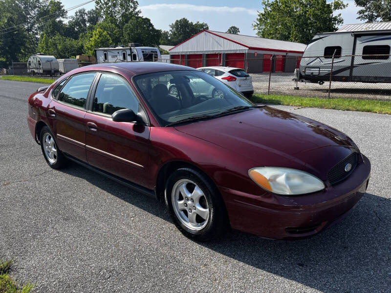 2004 Ford Taurus SE