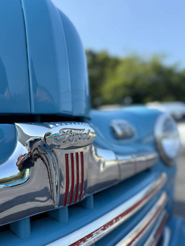 1946 Ford Super Deluxe