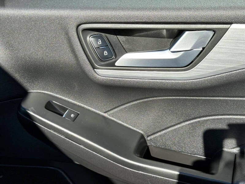 2025 Ford Escape Platinum