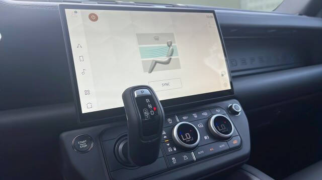 2026 Land Rover Defender 110 P500 X-Dynamic SE