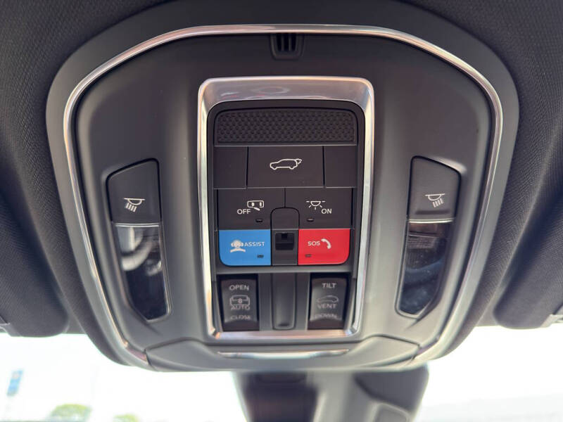2026 Jeep Grand Cherokee Altitude