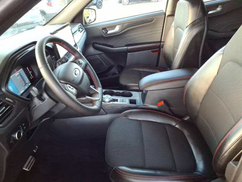 2024 Ford Escape ST-Line