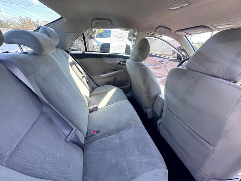 2011 Toyota Corolla LE