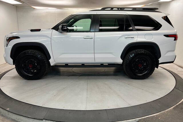 2025 Toyota Sequoia SR5