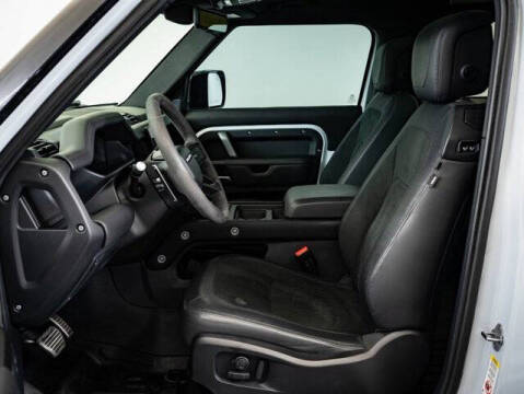 2022 Land Rover Defender 90 V8