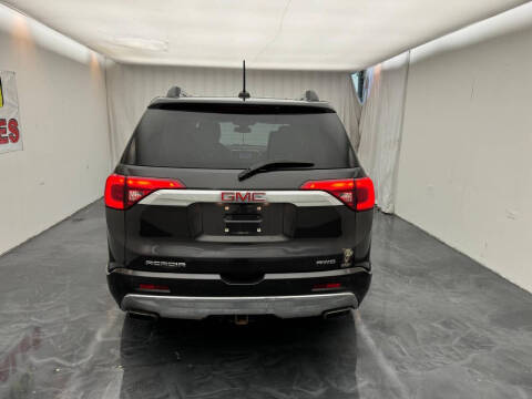2018 GMC Acadia Denali