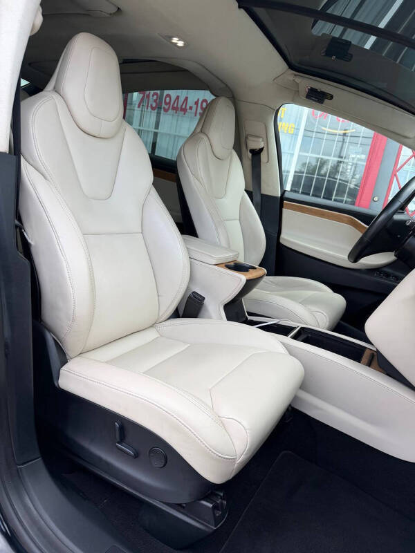 2019 Tesla Model X Standard Range