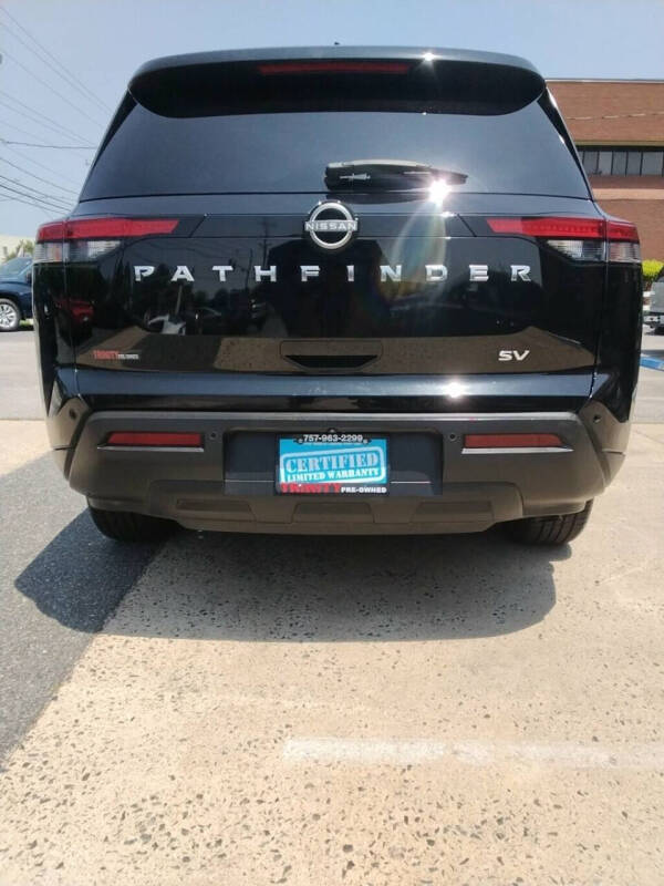 2022 Nissan Pathfinder SV